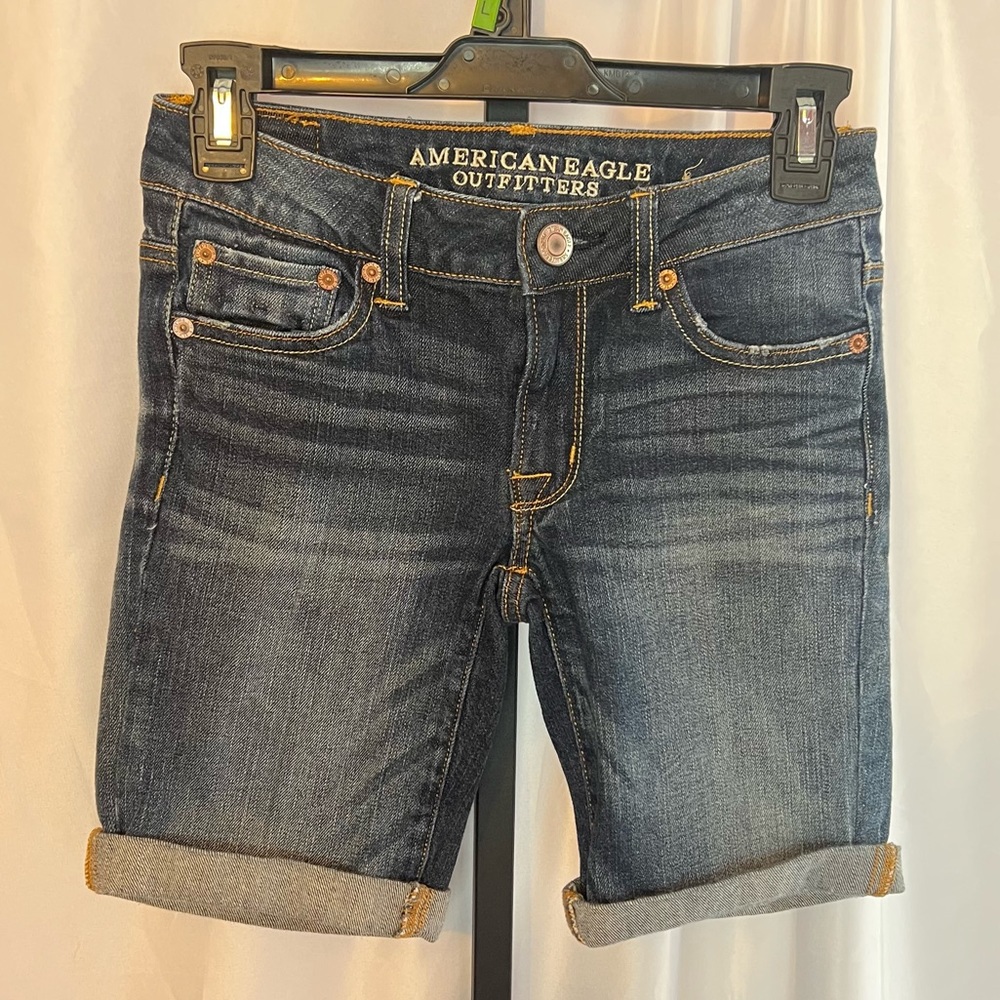 American Eagle Outfitters Skinny Bermuda Shorts Rolled Hem, size 00